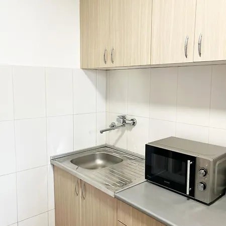 Fully Equipped - Cozy & Convenient *