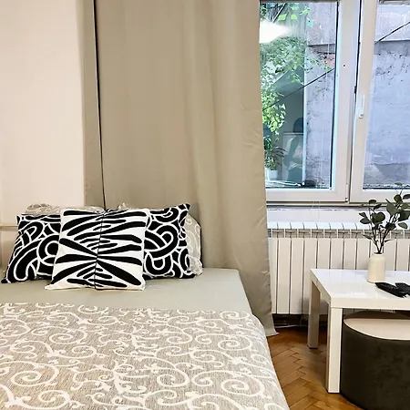 Fully Equipped - Cozy & Convenient Apartamento