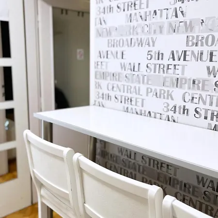 Fully Equipped - Cozy & Convenient *